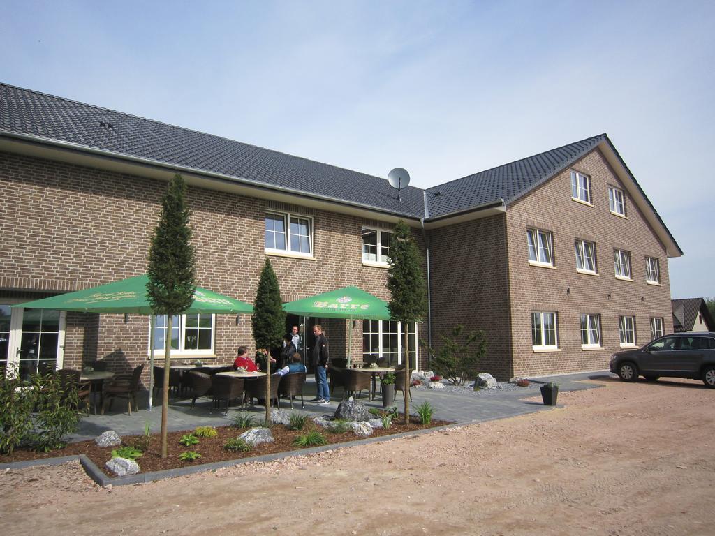 Landhotel Zum Gruenen Kranze Espelkamp-Mittwald Buitenkant foto